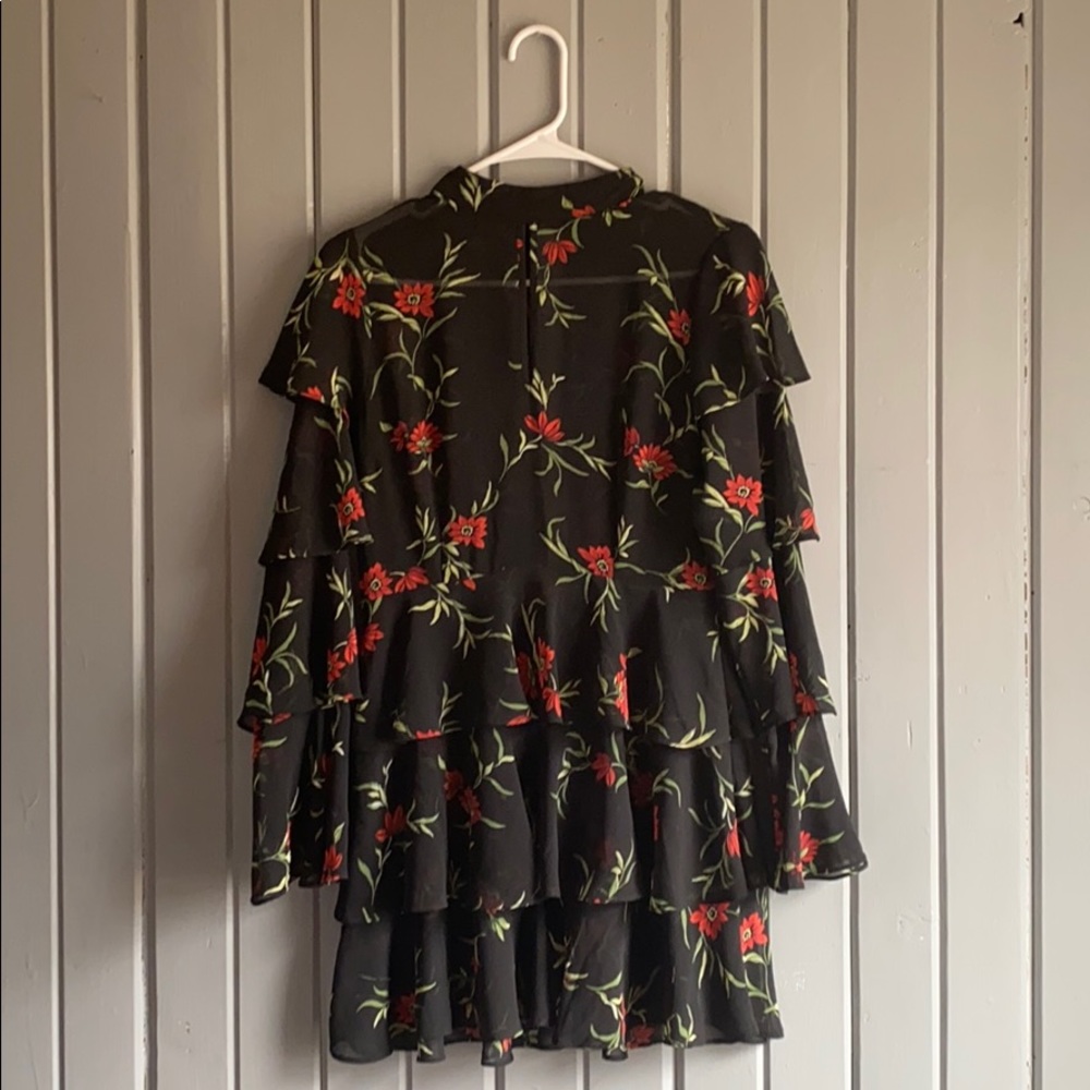 LBD with floral print and ruffled sleeves
